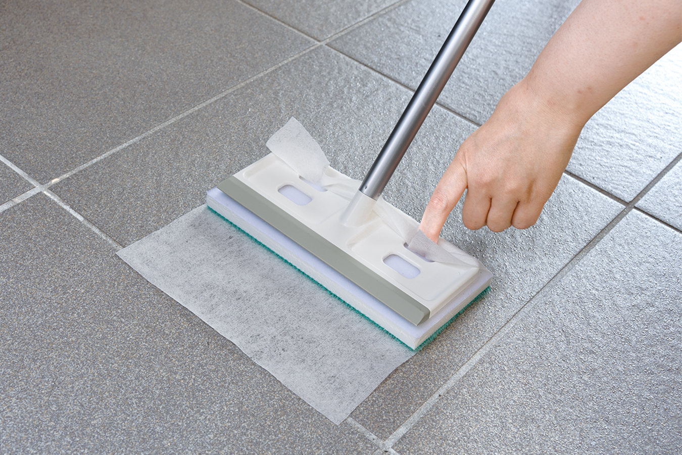 レック玄関タイルブラシ BRUSH(ブラッシュ)ウエットシートの取り付け方法