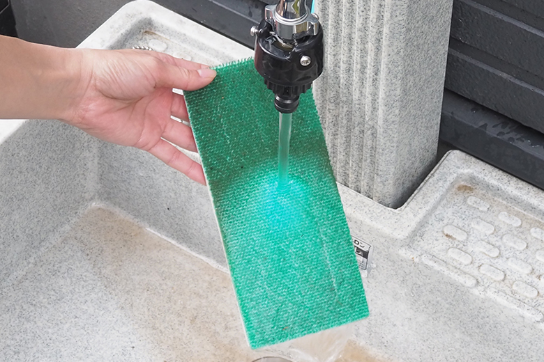 水洗いして汚れが落ちている画像