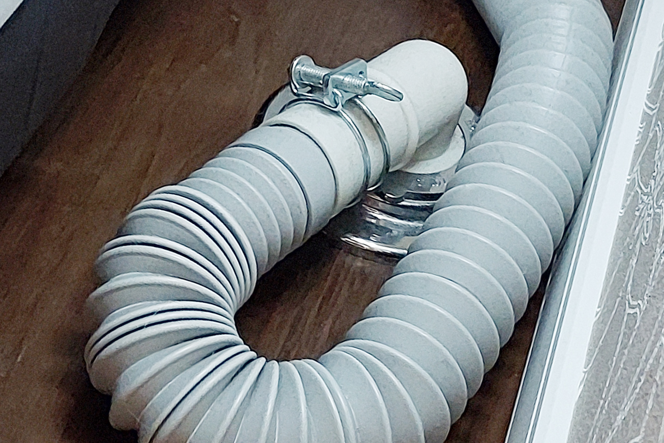 槽洗浄後のゴミフィルターには数本の髪の毛とゴミが少しだけ入っていた